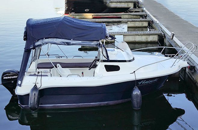 Bootfahren ohne Führerschein auf dem Müritzsee (1 Tag)
