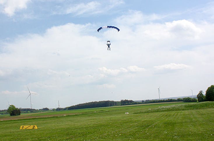 Fallschirm-Schnupperkurs mit Automatik-Sprung im Rhein-Main-Gebiet