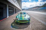 Aston Martin Renntaxi auf dem Hockenheimring