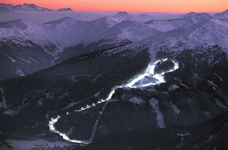 Kurzurlaub mit Rodeln & Skifahren bei Nacht in Tirol für 2