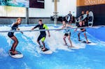 Exklusiv: Indoor Surfen für bis zu 12 Personen (Di. - So.) - Arena München