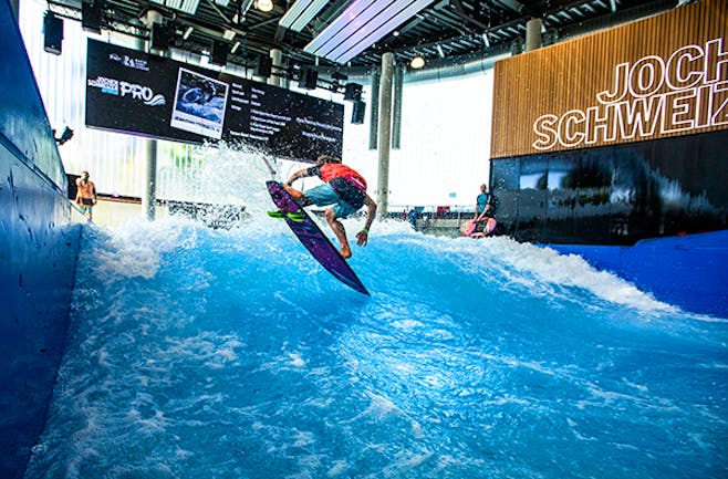 Surfen mit Starcoaching - Jochen Schweizer Arena