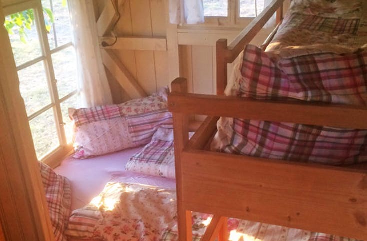 Familien-Landurlaub mit Übernachtung im Bienenwagen