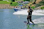 Wakeboarding am Boot oder am Jetski